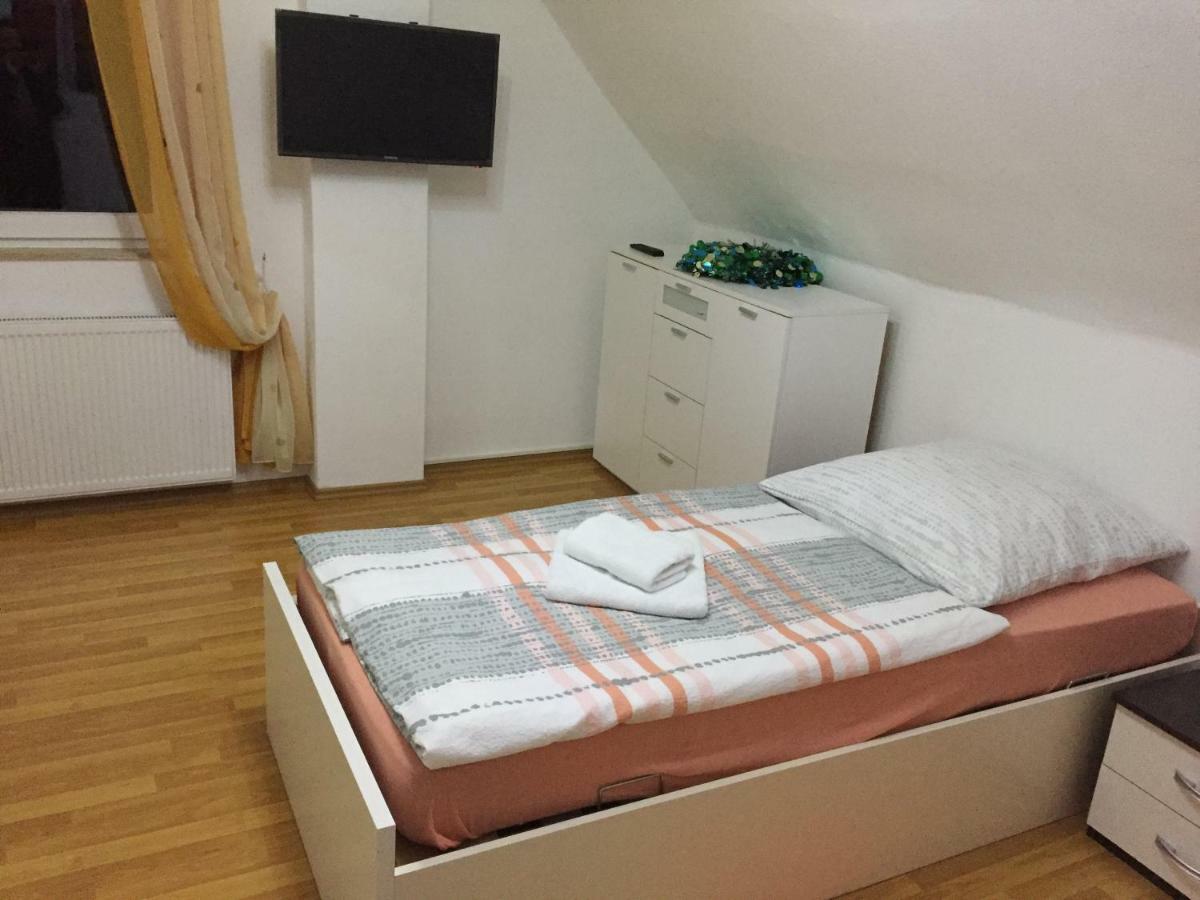 Lorenz 2 Apartment